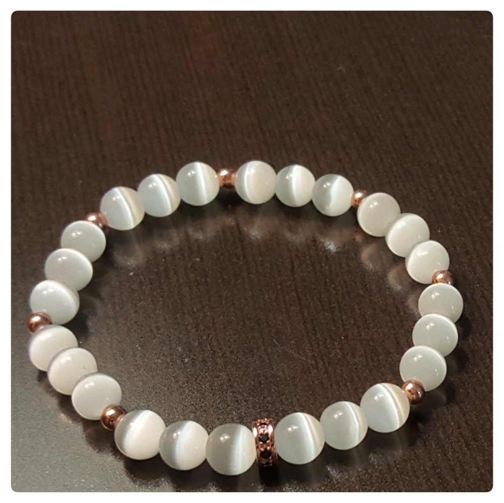 🎁CLEARANCE 🎁Cat eye Glass Beaded Bracelet - Picture 3 of 4